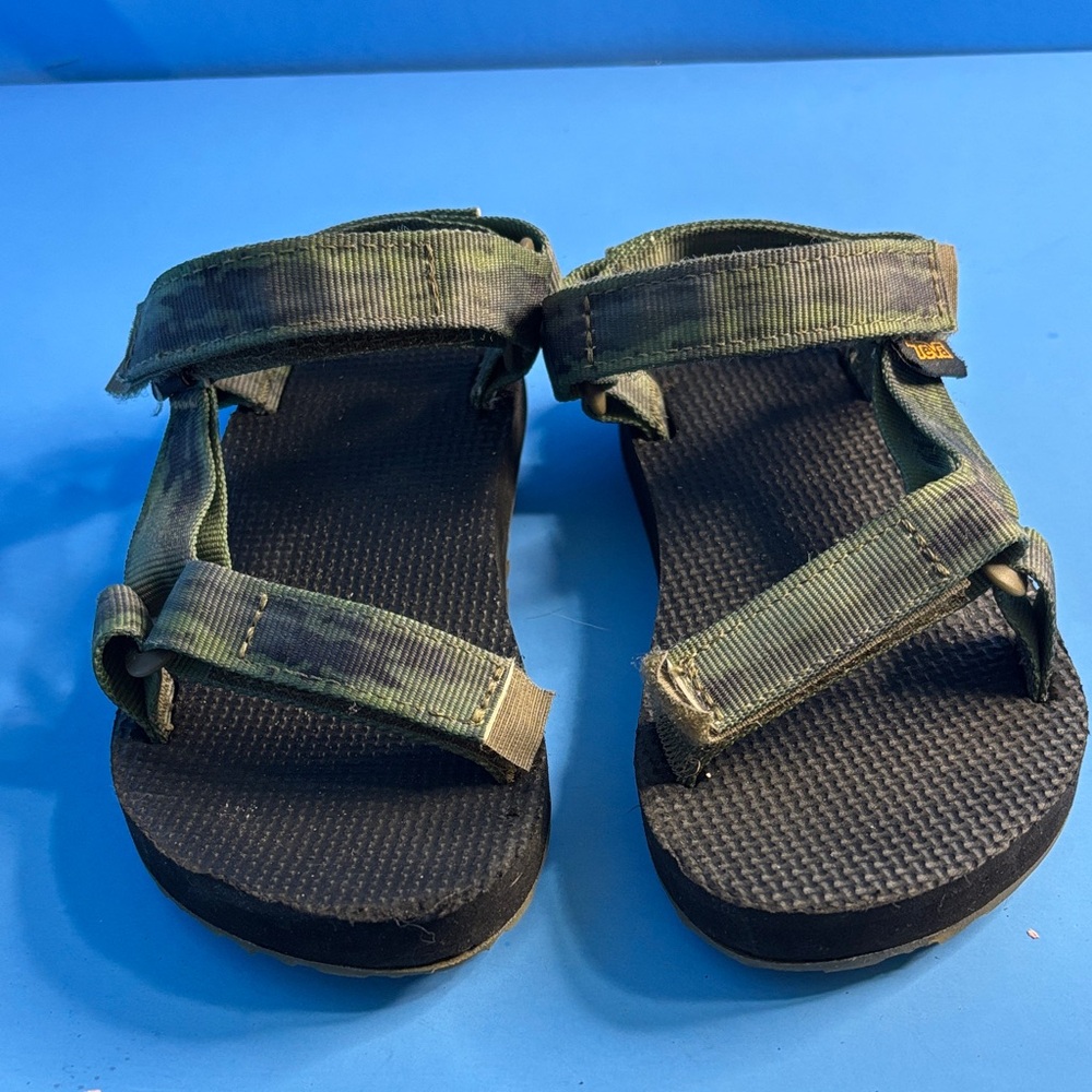 Teva Kids Green Camouflage Sandals Sz 12 VGUC